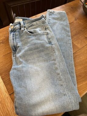 Light Blue Women's Cropped Ankle Jeans - Classic Mid-Rise